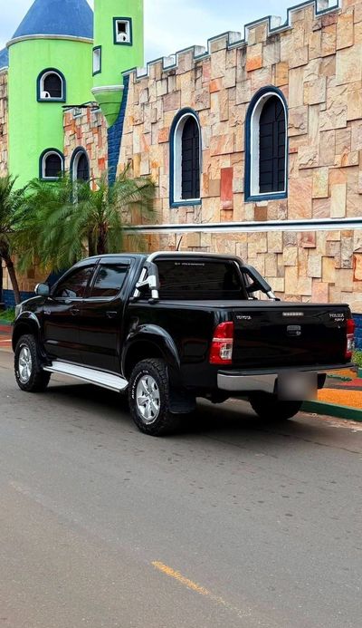 Toyota Hilux miniatura 10