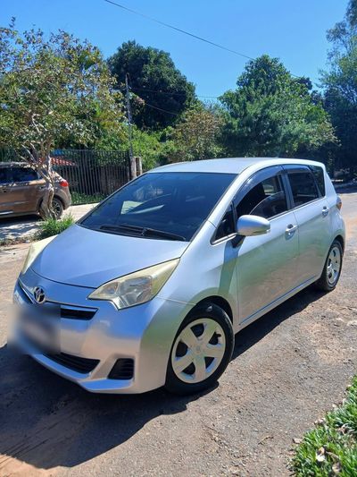 Toyota Ractis thumbnail 1
