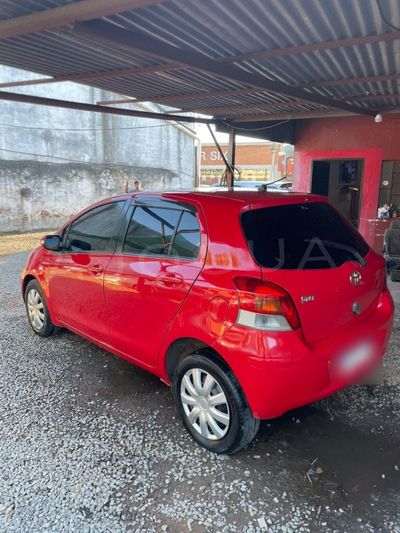 Toyota Vitz miniatura 7