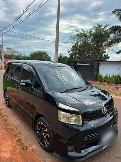 Toyota Voxy 2009