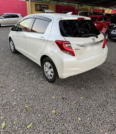 Toyota Voxy miniatura 4