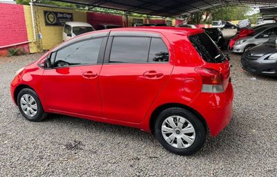 Toyota Vitz miniatura 5