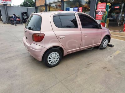 Toyota Vitz miniatura 3