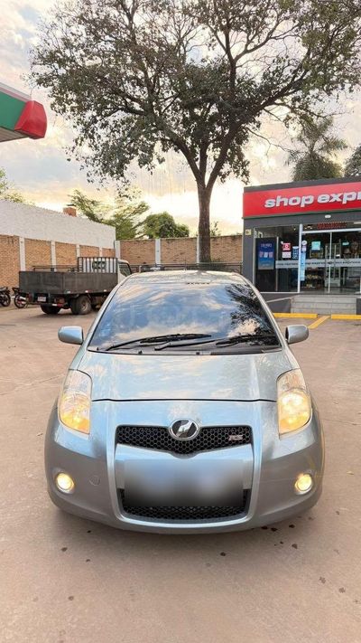 Toyota Vitz miniatura 4