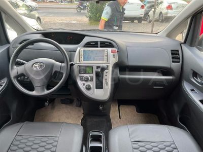 Toyota Ractis miniatura 9
