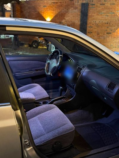 Toyota Carina miniatura 9