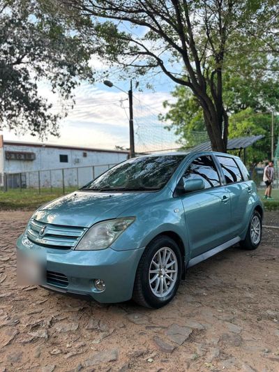 Toyota Ist miniatura 2