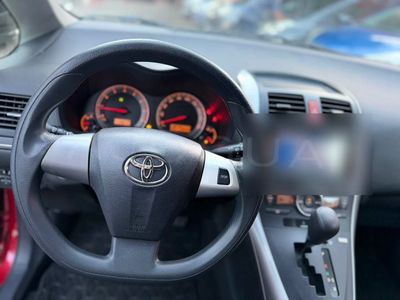 Toyota Auris miniatura 7