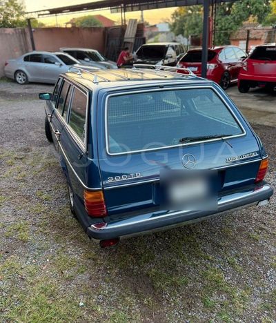 Mercedes-Benz 300 TD miniatura 6