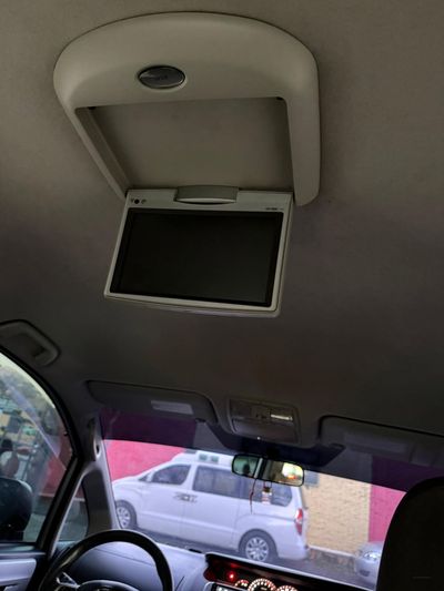 Toyota Voxy miniatura 8
