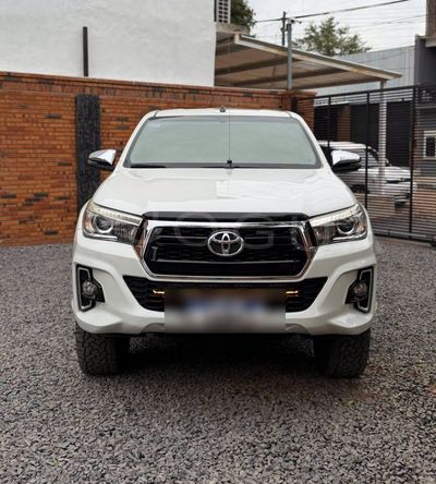 Toyota Hilux miniatura 4