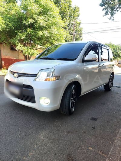 Toyota Sienta miniatura 2
