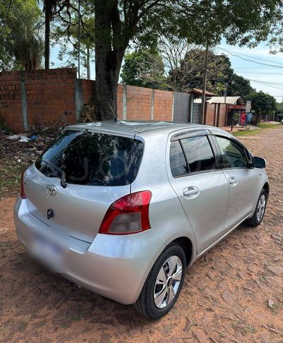 Toyota Vitz miniatura 8
