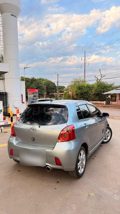 Toyota Vitz miniatura 9