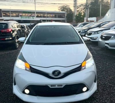 Toyota Vitz thumbnail 1
