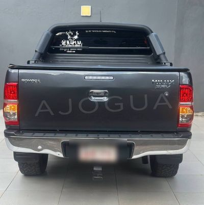 Toyota Hilux miniatura 3