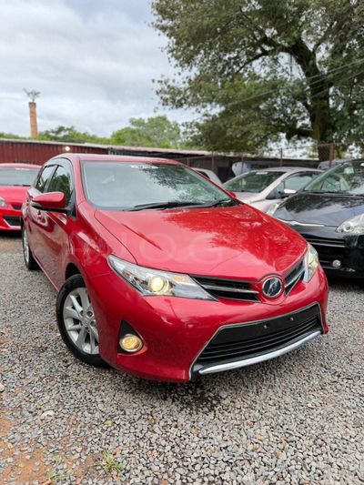 Toyota Auris thumbnail 1
