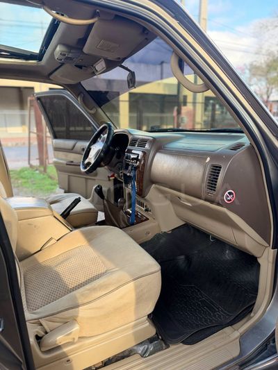 Nissan Patrol miniatura 11