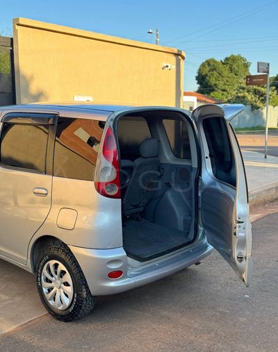 Toyota FunCargo miniatura 5