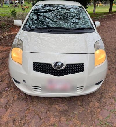 Toyota Vitz miniatura 3