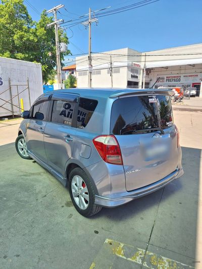 Toyota Ractis miniatura 3