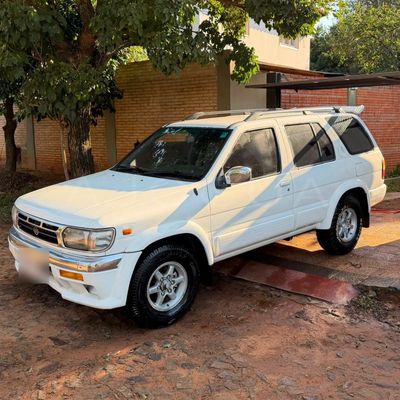 Nissan Terrano miniatura 4