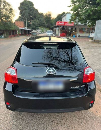 Toyota Auris miniatura 4