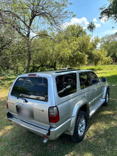 Toyota Hilux miniatura 5