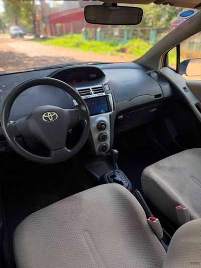 Toyota Vitz miniatura 7