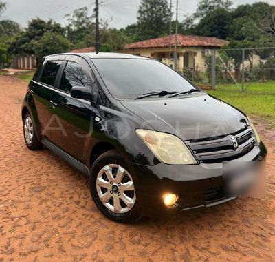 Toyota Ist miniatura 2