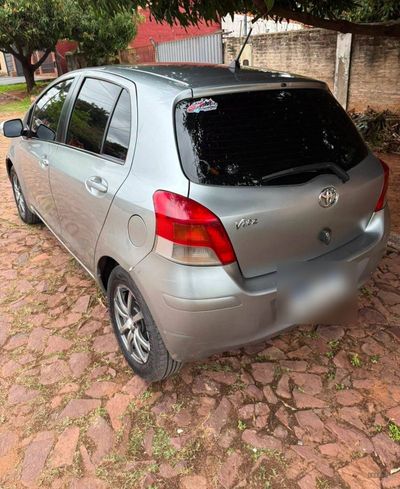 Toyota Vitz miniatura 5