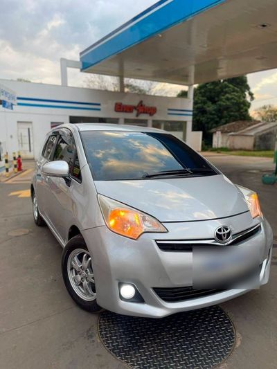 Toyota Ractis miniatura 2