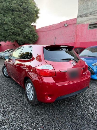 Toyota Auris miniatura 4
