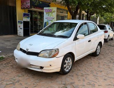Toyota Platz miniatura 3