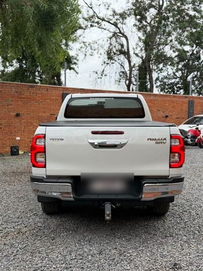 Toyota Hilux miniatura 8