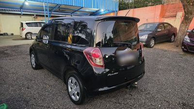 Toyota Ractis miniatura 3