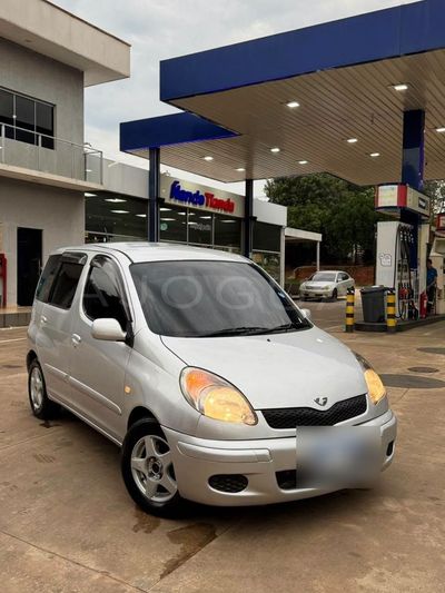 Toyota FunCargo thumbnail 1