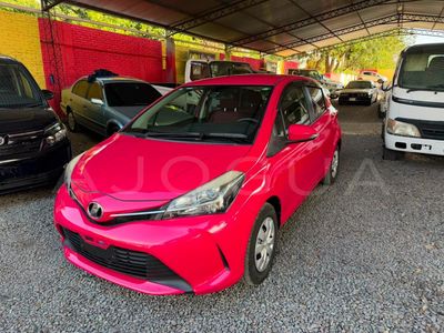 Toyota Vitz miniatura 2