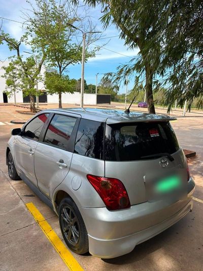 Toyota Ist miniatura 7