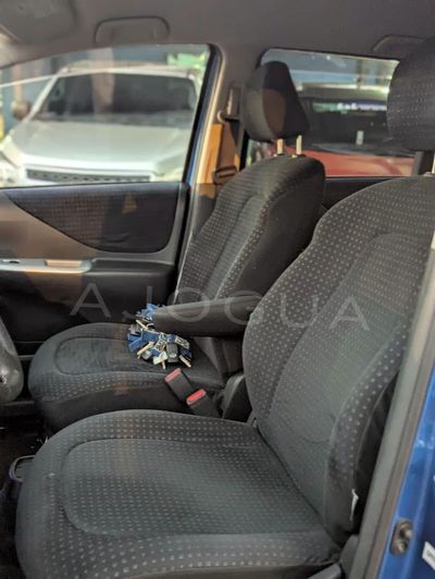 Toyota Ractis miniatura 5