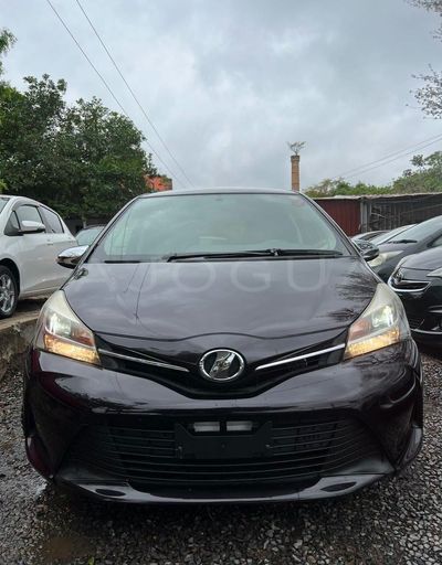 Toyota Vitz thumbnail 1
