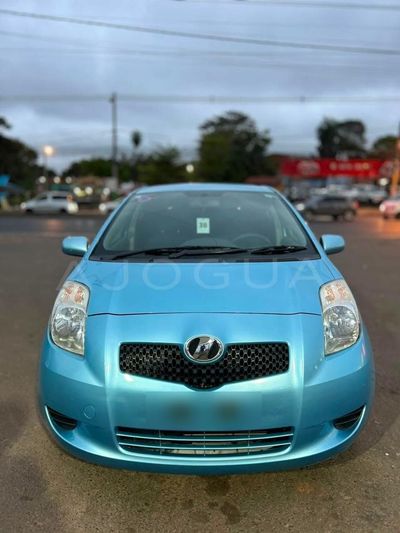 Toyota Vitz miniatura 2