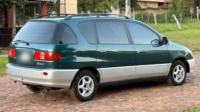 Toyota Ipsum miniatura 2