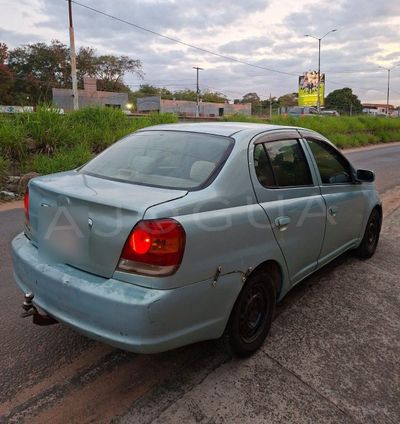 Toyota Platz miniatura 4