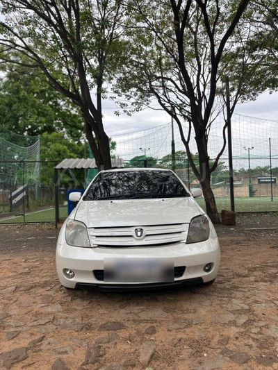 Toyota Ist miniatura 2