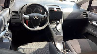 Toyota Auris miniatura 9