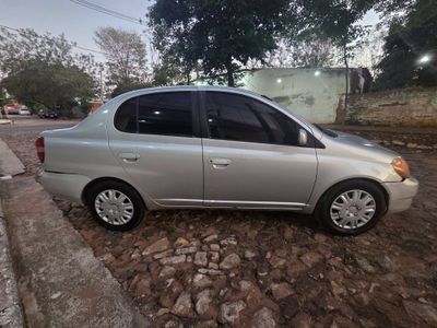 Toyota Platz miniatura 6