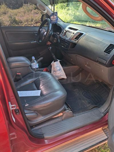 Toyota Hilux miniatura 8