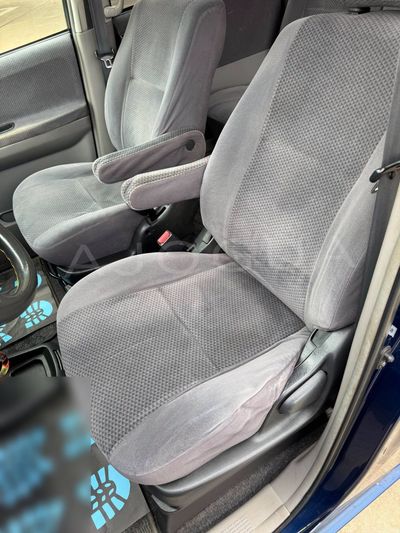 Toyota Voxy miniatura 10