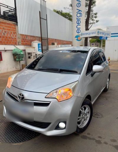 Toyota Ractis miniatura 3